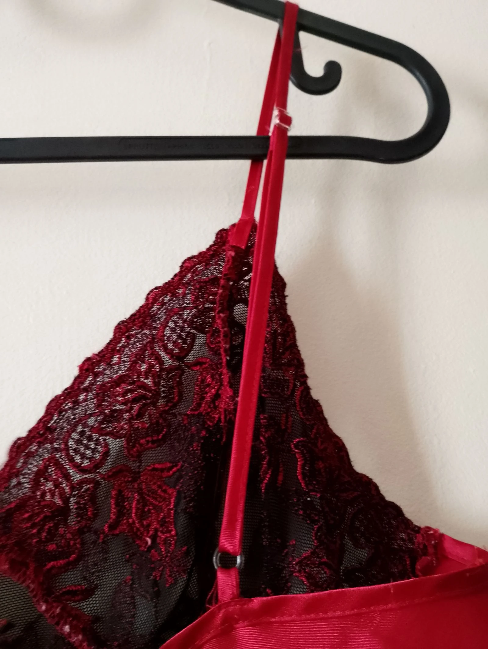 Nuisette de cetim vermelha com renda Feminissime tamanho 36 – photo 13